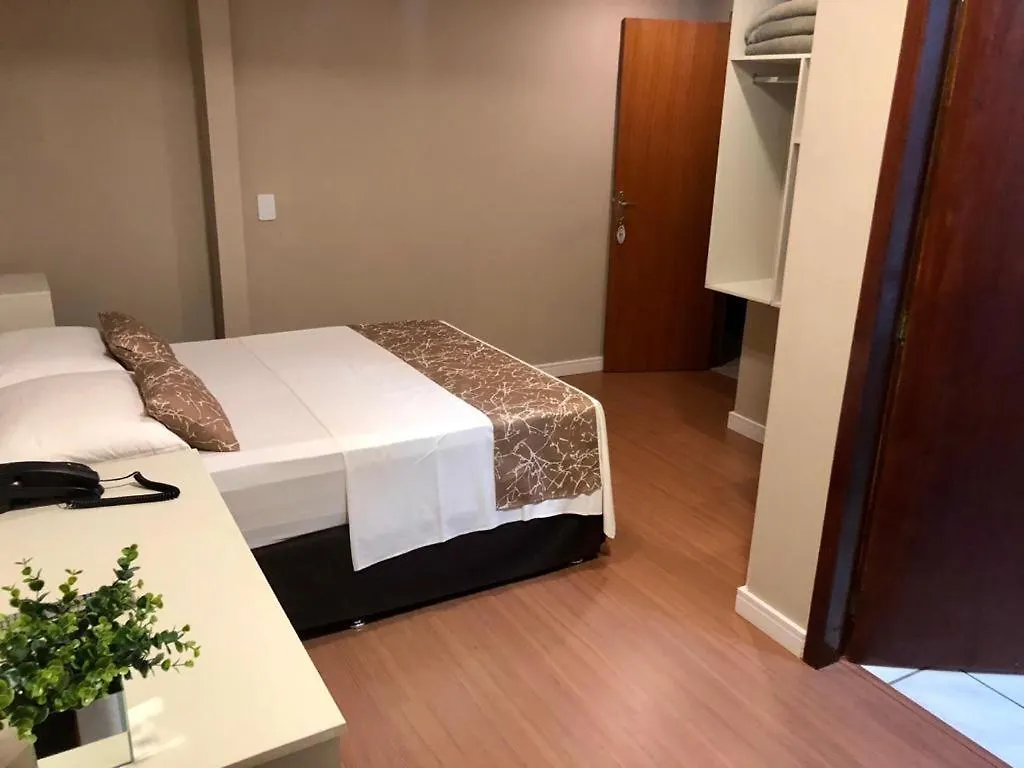 Hotel Lorimar 페냐 2*,